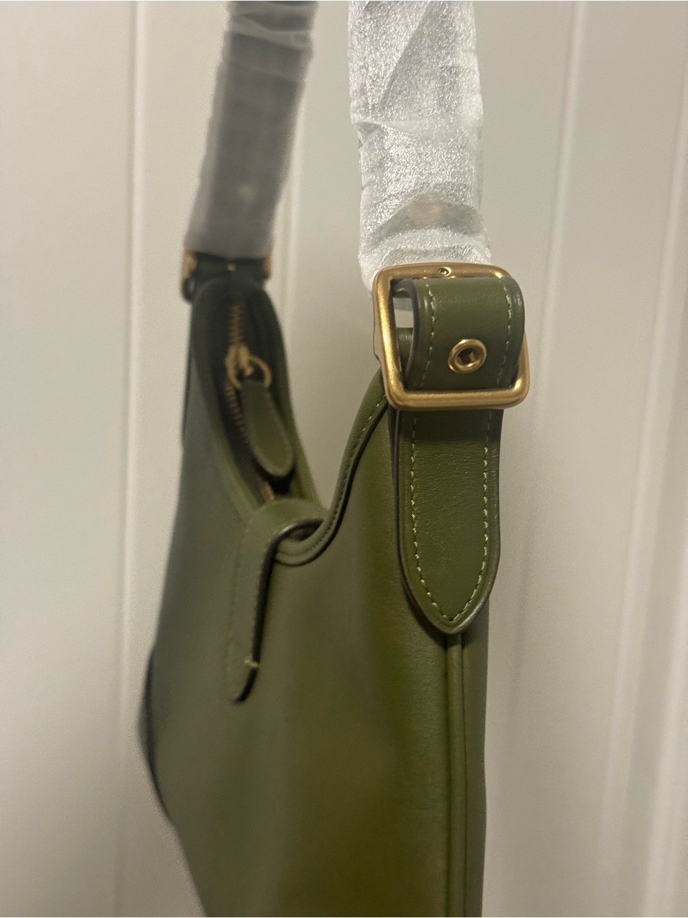 COACH Hamptons Hobo Leather Shoulder Bag - Picture 4 of 10
